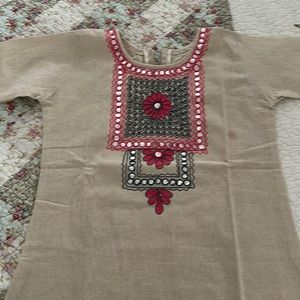 Embroidered girls top (Indian kurti) and leggings set